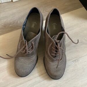 Gray suede booties 3.5ins